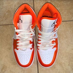 Air Jordan Mids